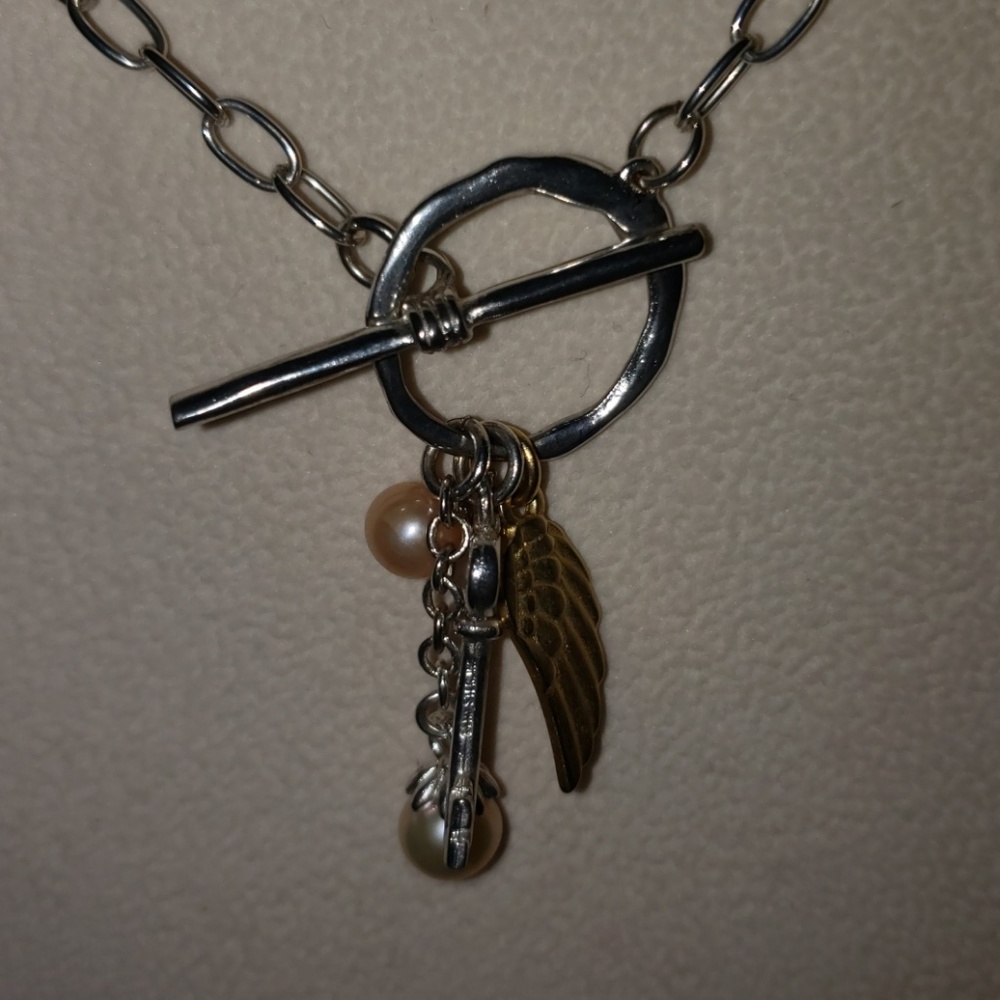 Vantel Pearl's Retired Time to Soar Necklace